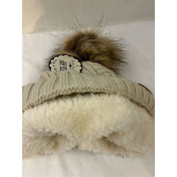 Britt’s Knit winter toboggan hat fur Pom pom plush lined new - Picture 6 of 6